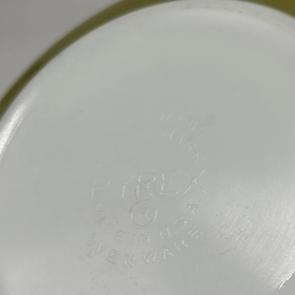 Vintage Pyrex Avocado Green Mixing Bowl 1.5 QT Solid Color Milk Glass 402 USA